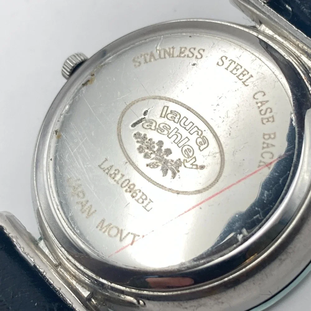 Laura Ashley Women's Watch 33mm Silver Tone Faceted Crystal New Battery 8.5